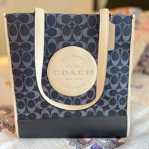 COACH Tote